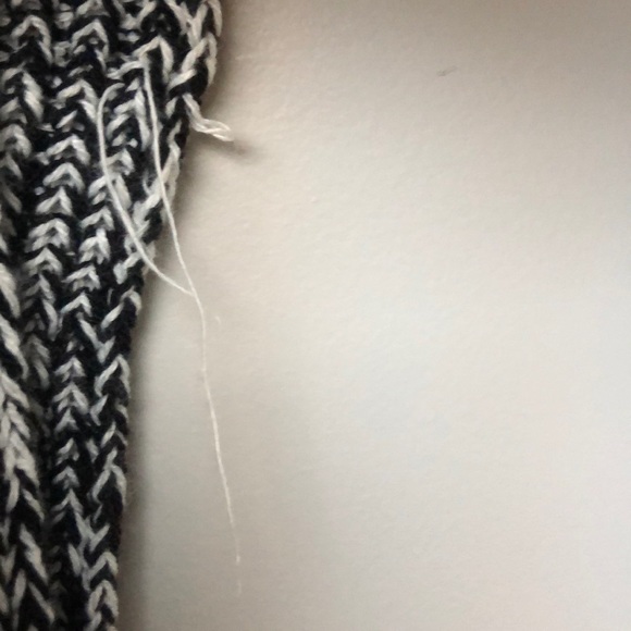 NWT Calvin Klein infinity black & white scarf - Picture 9 of 10